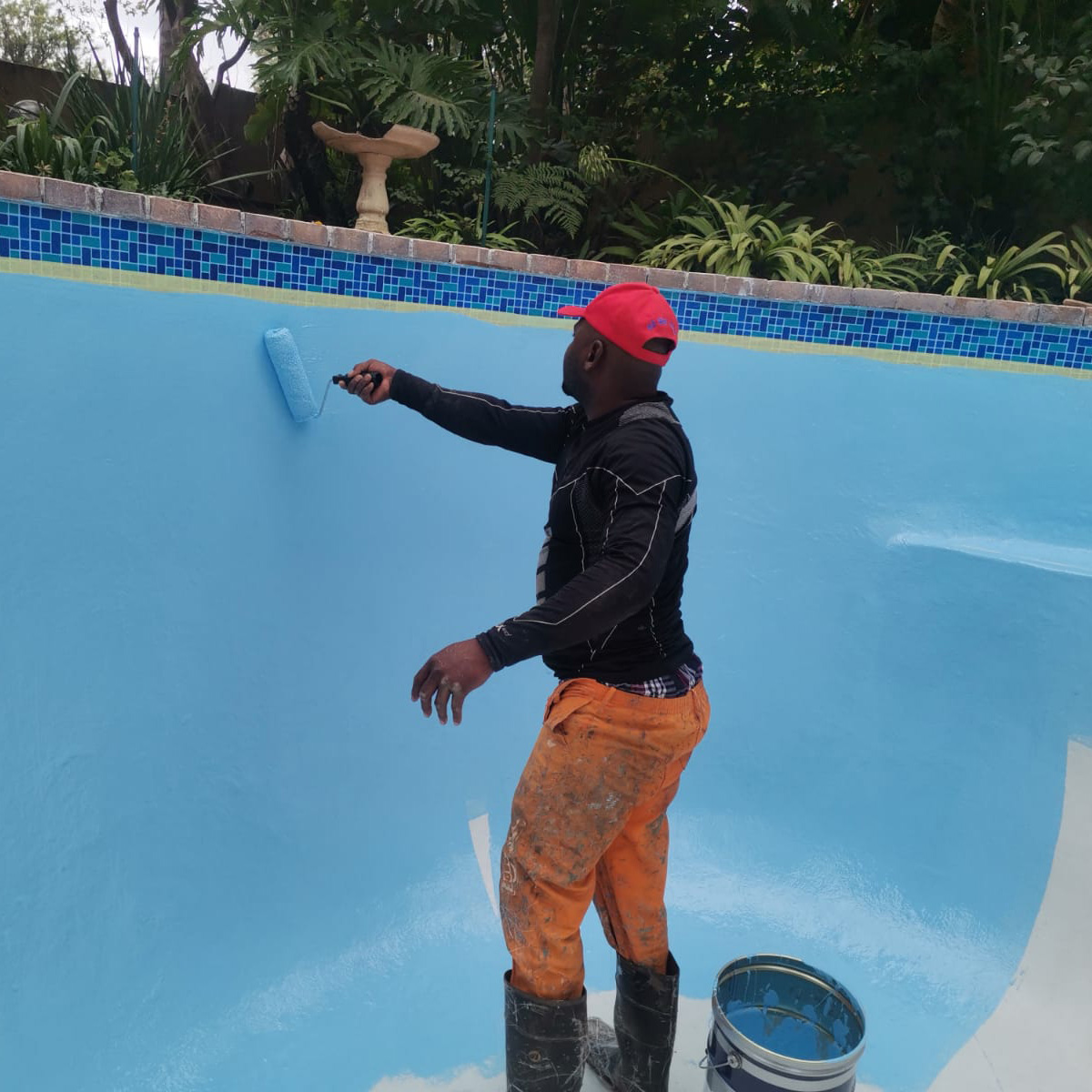 Skynet Pools team running a vacuum test on a Pretoria swimming pool